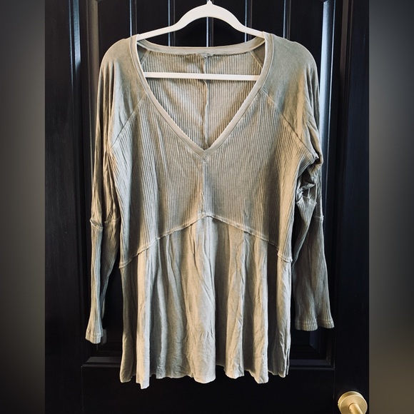 POL Ribbed Olive Green Deep V-Neck Long Sleeve Tee | Large - Picture 2 of 7